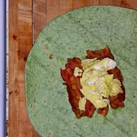 #SundayBreakfast Breakfast Burrito, egg bacon, green  spinach wrap #Breakfast/Brunch #Healthy|Kellea Tibbsさん