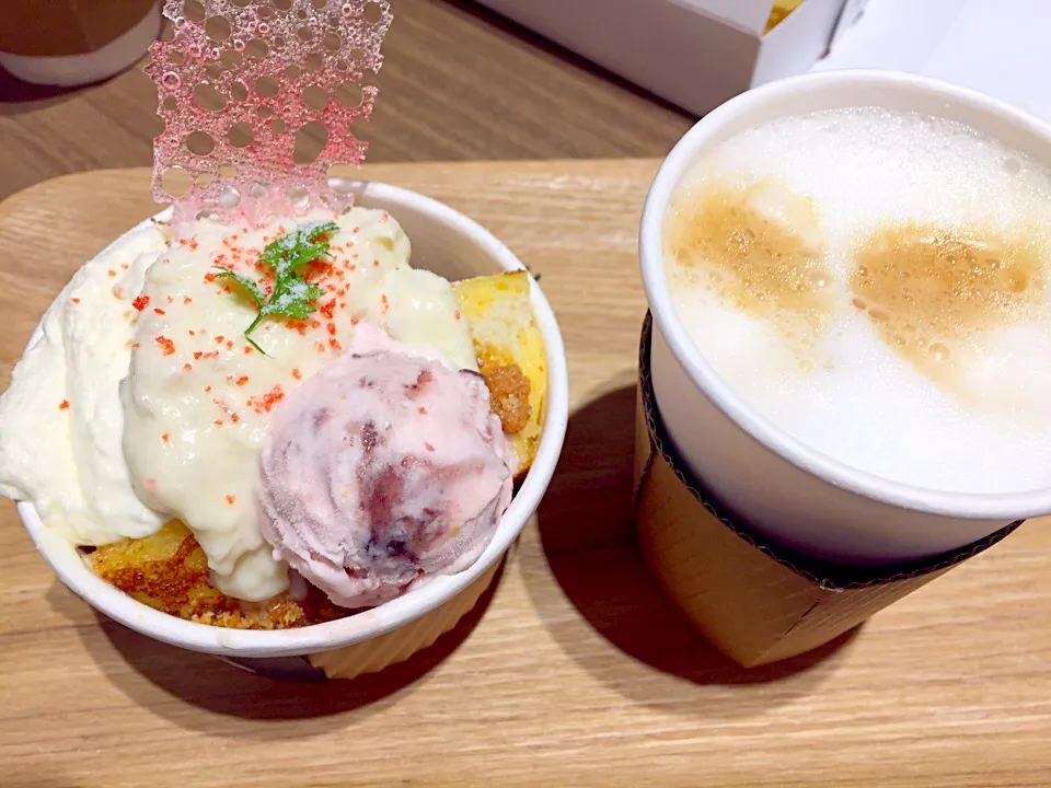 桜と餡子のアイスとホワイトチョコ&生クリーム フレンチトースト|Yukaさん