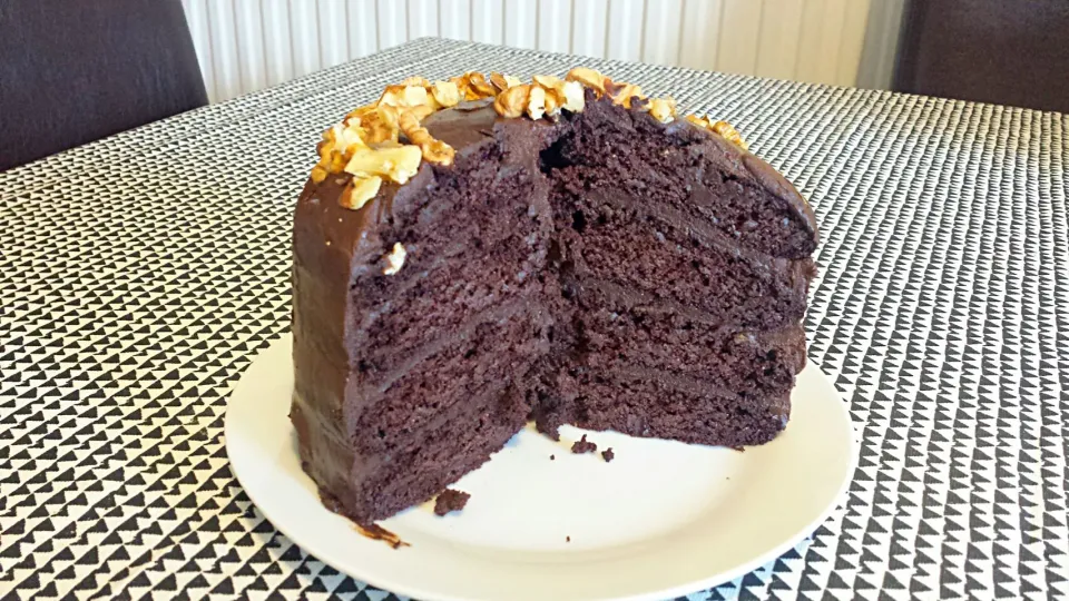 vegan chocolate beetroot cake with avocado frosting|Marta Romero Romeroさん