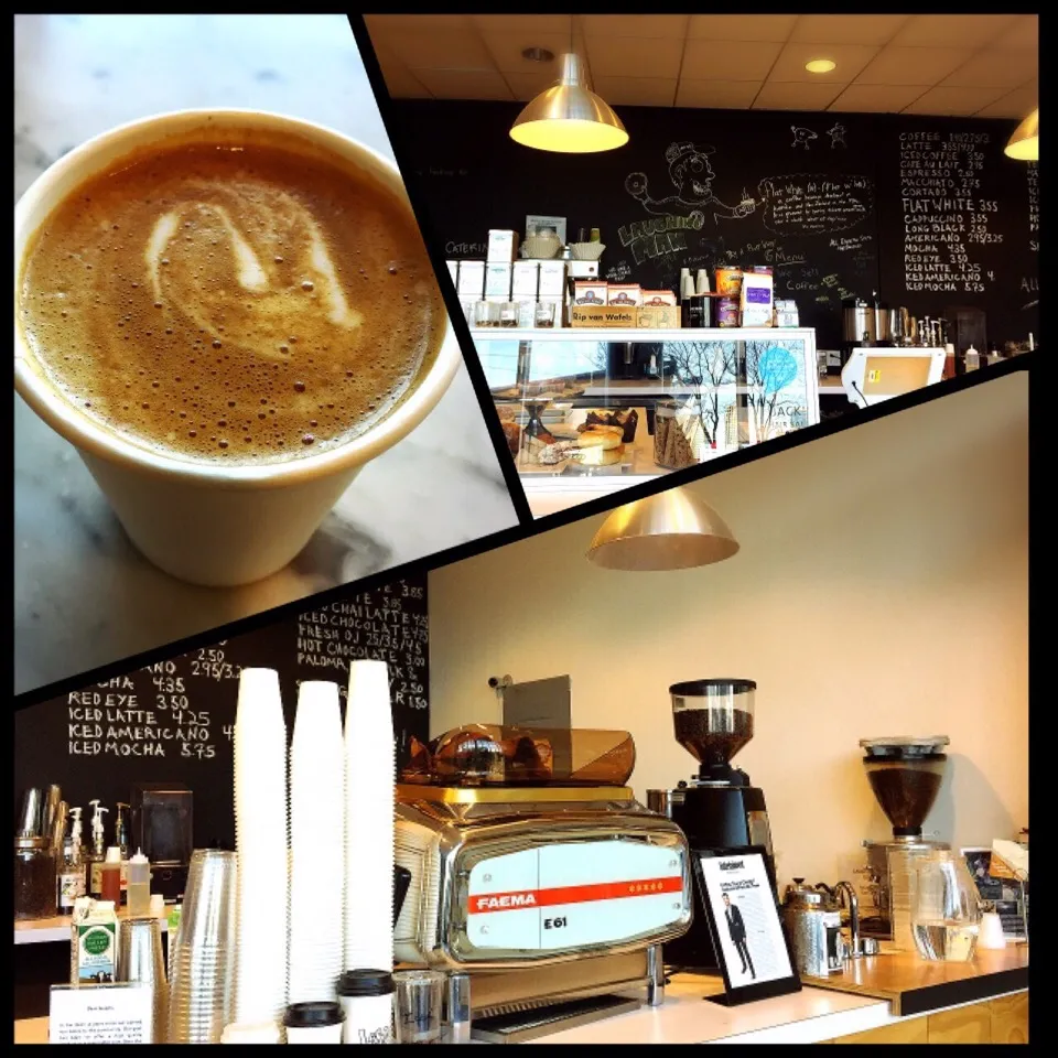 Snapdishの料理写真:Flat white with almond milk|erisさん