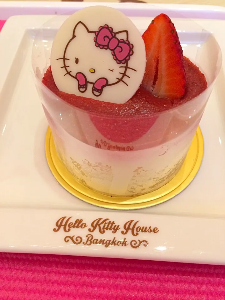 Strawberry cheesecake with kitty choco 🍰|Stamp P.さん