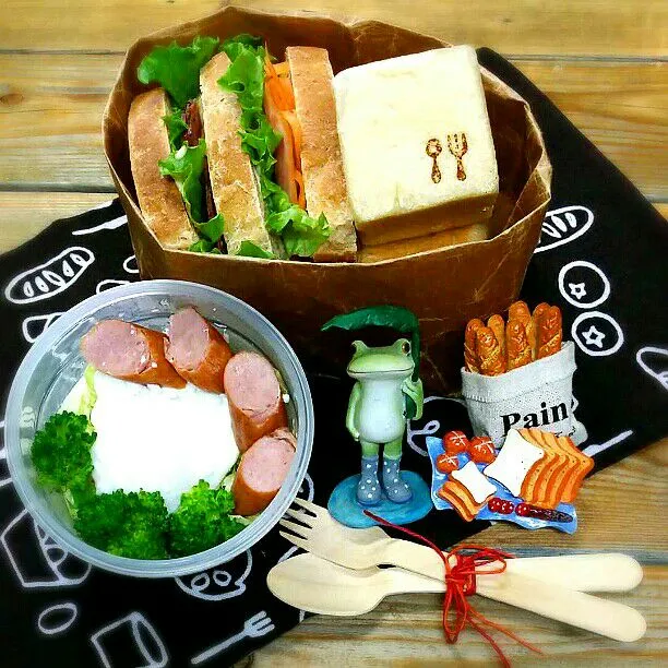 旦那さんの朝ごパン弁当♪ 
#パン#お弁当#サンドイッチ#天然酵母#ライ麦酵母#レーズン酵母#手拭い#かえる|kyujaさん