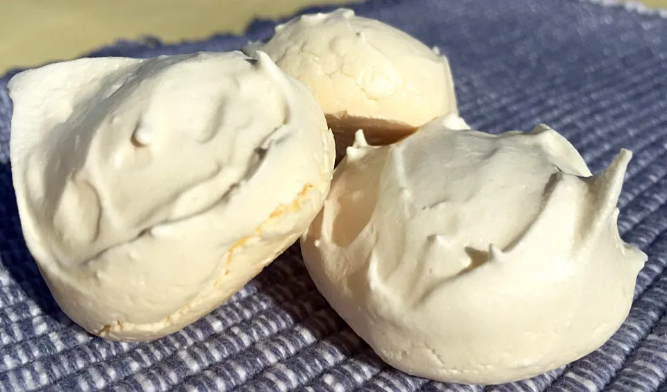 Orange vanilla meringues|Dean M Rogersさん