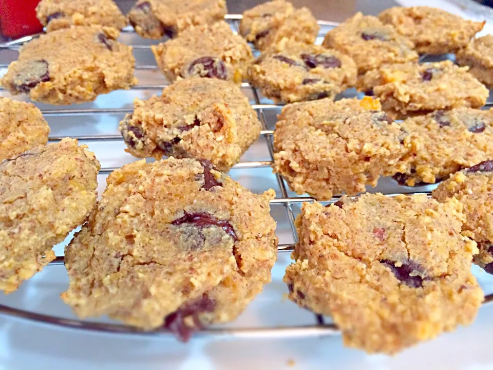 Garbanzo almond butter chocolate chip cookies|Mikiさん