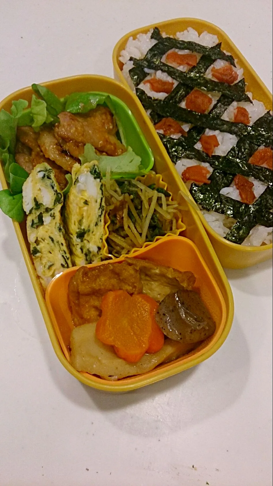 Snapdishの料理写真:久しぶりのお弁当

・豚肉味噌焼き・わかめ入り卵焼き・おくらの若葉のお浸し・筑前煮|ゆかさん