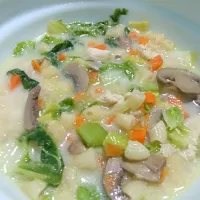 Snapdishの料理写真:chicken and vegetable sopas 
#Soup
#Breakfast|Junphil Dela Cruzさん