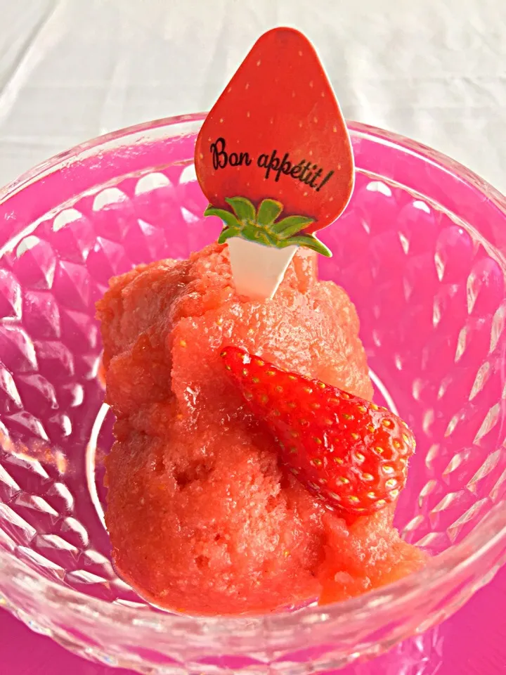 Snapdishの料理写真:Strawberry Rum Sorbet|KyokoKさん