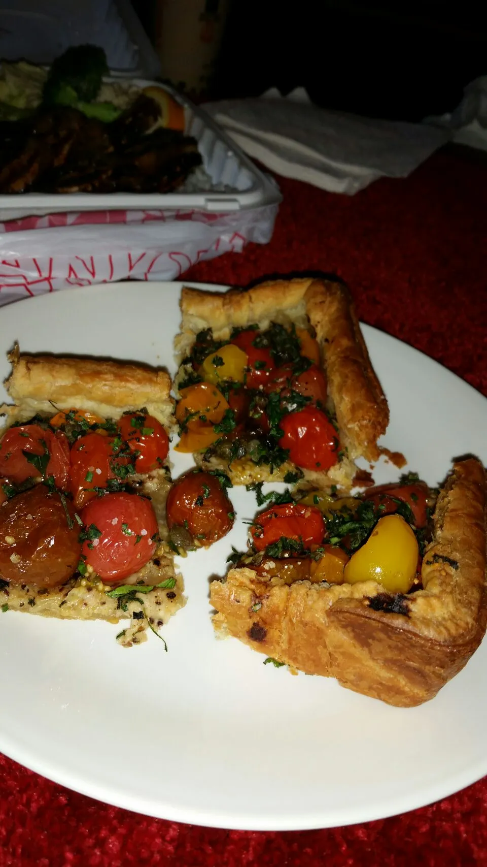 Snapdishの料理写真:Cheery tomato tart|Juliee ~ ジュリーさん