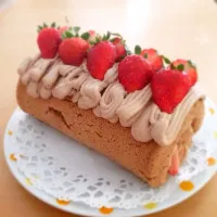 Snapdishの料理写真:いちごのチョコロールケーキ|よっちゃんさん