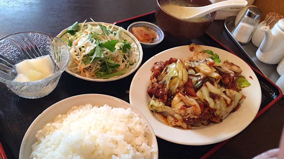 Snapdishの料理写真:【日替定食】回鍋肉を頂きました。|momongatomoさん