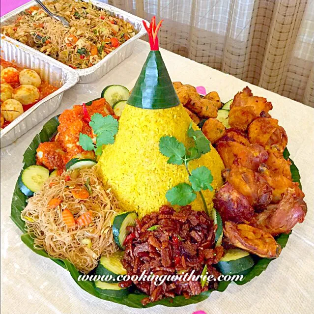 Nasi Tumpeng/ Indonesian Ritsjapel|rie simsさん