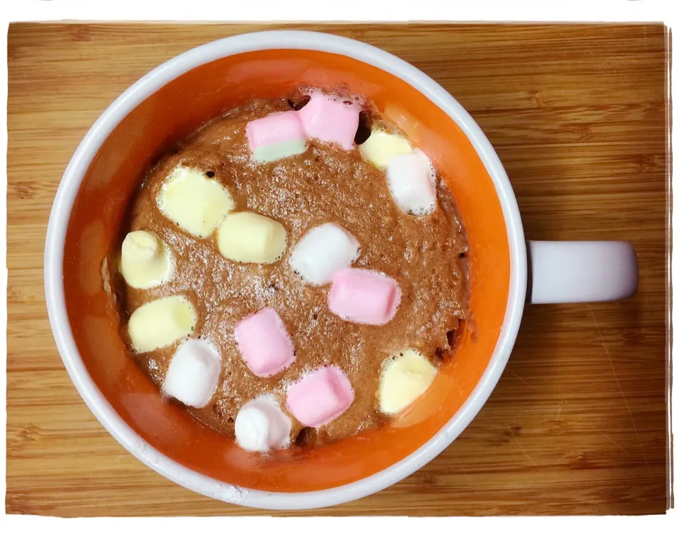 Hot chocolate mug cake ☕ with mini marshmallows 🌺 yummy!|CatzeMDさん