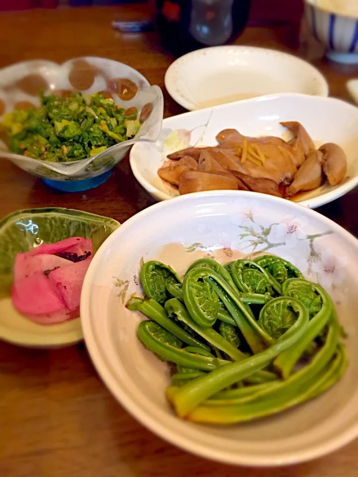 春の味覚♪大根の桜柴漬け、こごみの昆布だし漬け、蕗味噌、ソイの肝の煮付け|Ayaさん