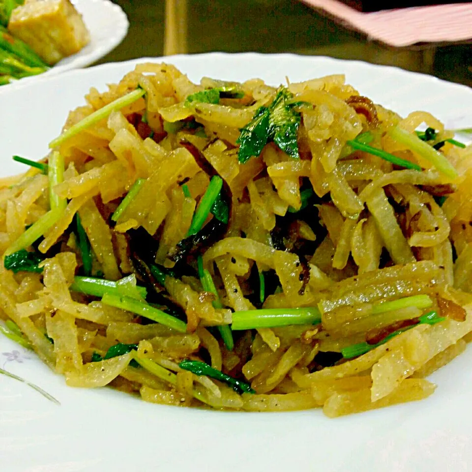 Stir fry Jicama with Italian Parsley #Vegan #Vegetarian #Healthy|Blusherさん