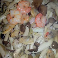 sweet spicy mushroom with mix seafoods|Lottie Ibadlit Ninoblaさん