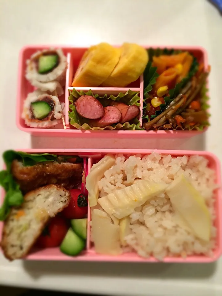 Snapdishの料理写真:娘弁当  タケノコご飯|ずぅ🎶さん