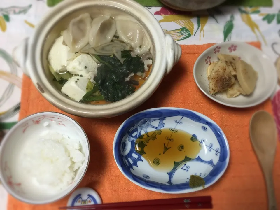 Snapdishの料理写真:寒いので夕食は鍋|Kyoko Uzawaさん