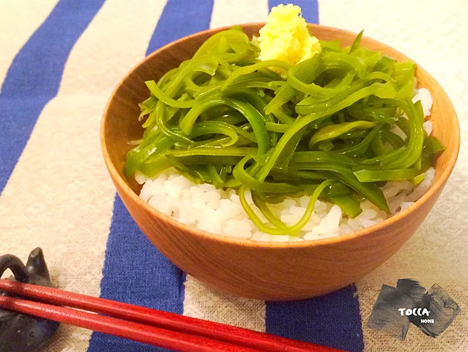 春です🌸生めかぶ丼〜🌱🍚✨|toccaさん