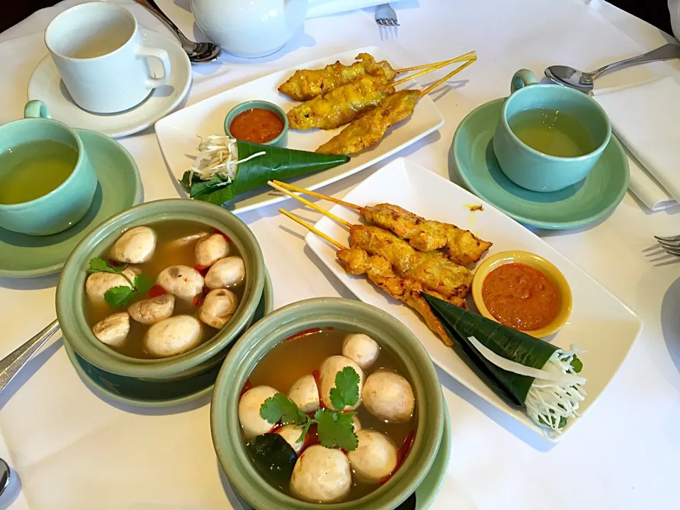 Snapdishの料理写真:Thai starters, Tomyam & Satay|ystさん