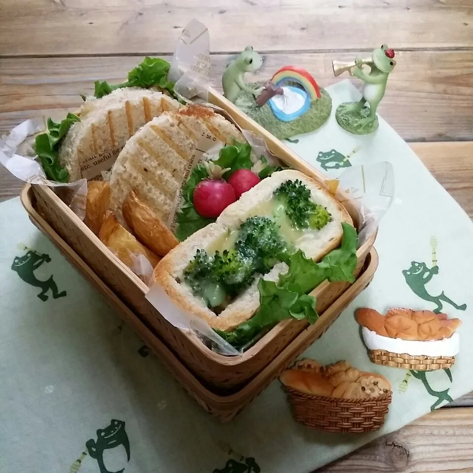 Snapdishの料理写真:旦那さんの朝ごパン弁当♪|kyujaさん