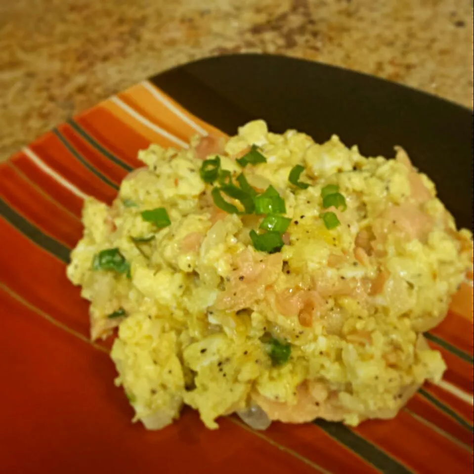 Scrambled Eggs, Lox, Diced Onion, a hint of Cheese,  Scallions #BassTaste #foodporn #breakfast #eggs #lox #morning #yum|BASS.TASTEさん