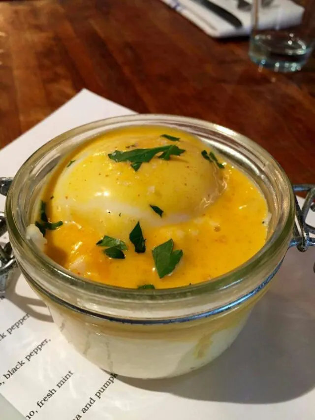 eggs polenta cheddar in a jar|CHUENCHAIさん