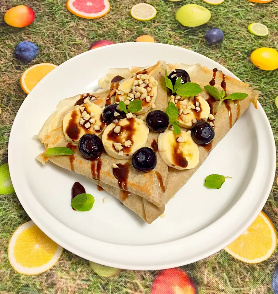 Banana and blueberry crepes|Kumigarさん