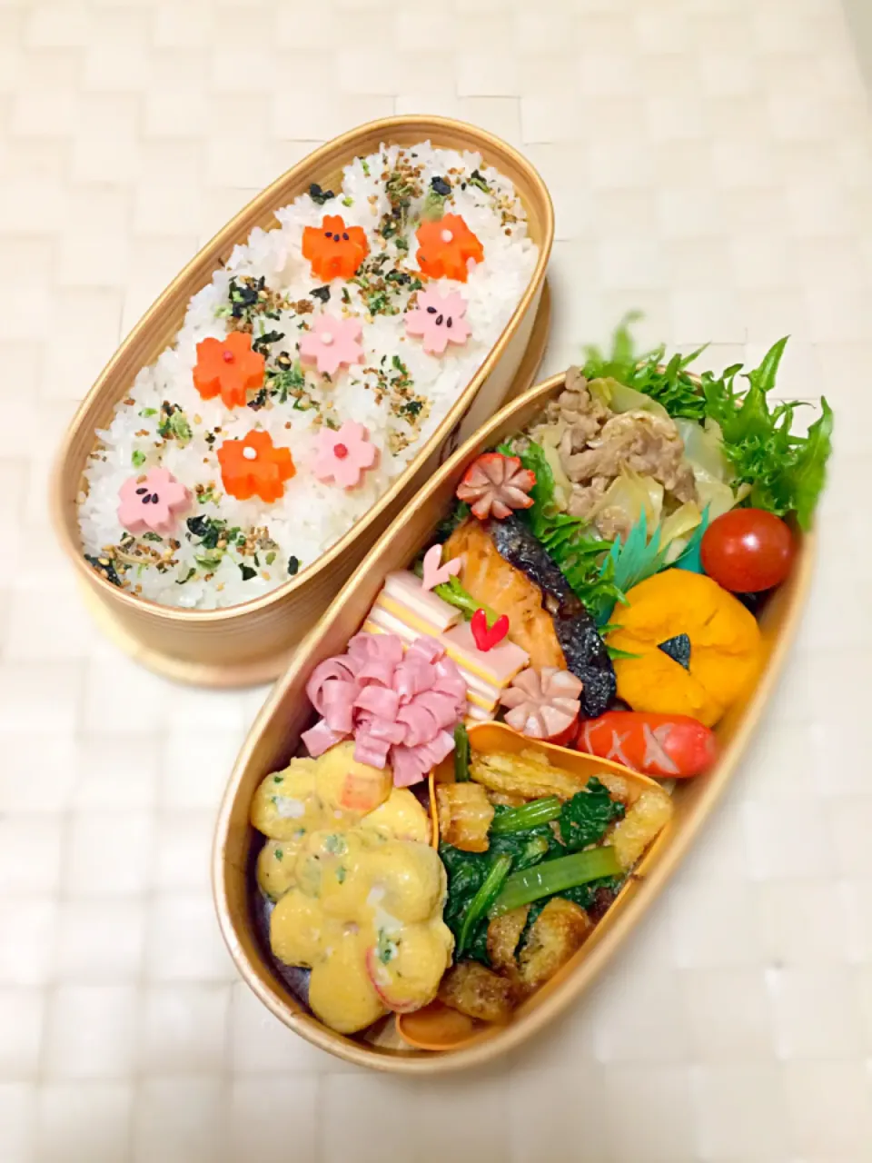 鮭、豚キャベツ味噌炒め弁当～♬|まぁちゃんさん