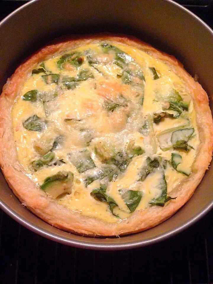 Snapdishの料理写真:salmon komatsuna avocado quiche|hikariさん