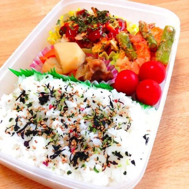 Snapdishの料理写真:簡単海老マヨお弁当。|Ryoko Takeuchiさん