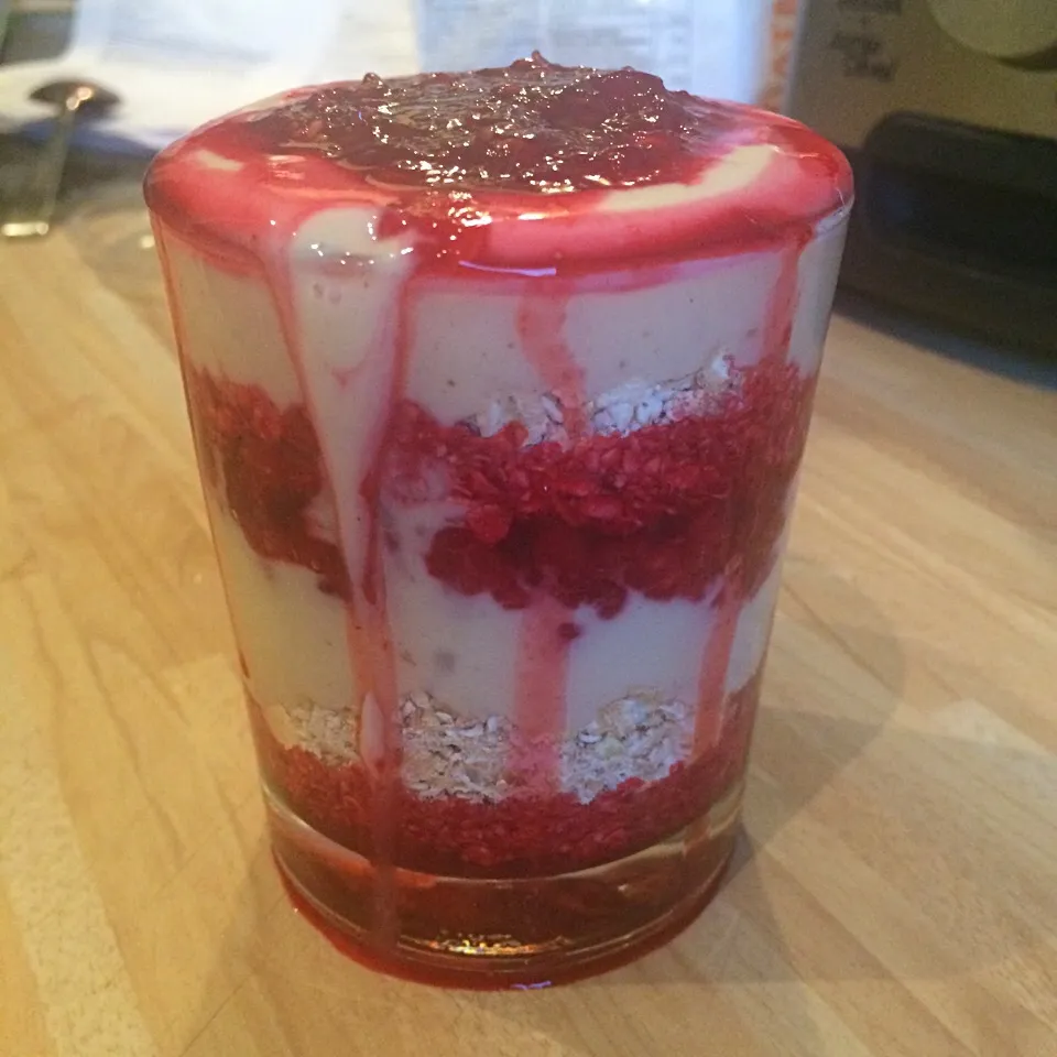 Snapdishの料理写真:Raspberry Parfait|Cornelia Sandersさん