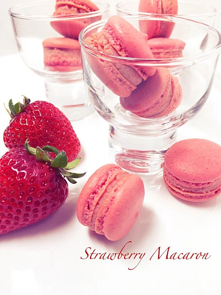 Strawberry Macaron🍓|サクラさん