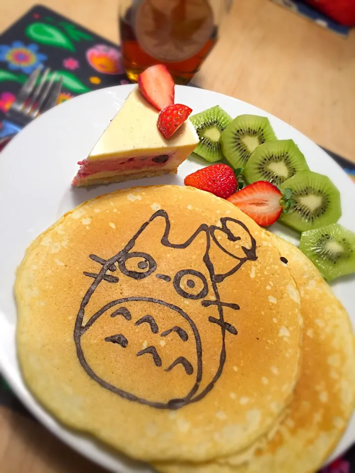 Snapdishの料理写真:トトロパンケーキ☆|ひぽぽさん