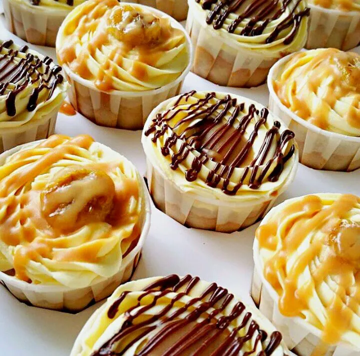 Banana cupcakes with cream cheese #saltedcaramel #nutella|Shazrin Yazidさん