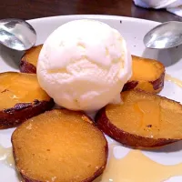 Snapdishの料理写真:fried sweet potato with ice cream|Wisanu Bird Choungsuwanishさん