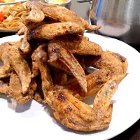 one of the best fried chicken wings in #Thailand. crunchy,juicy and delicious!|Wisanu Bird Choungsuwanishさん