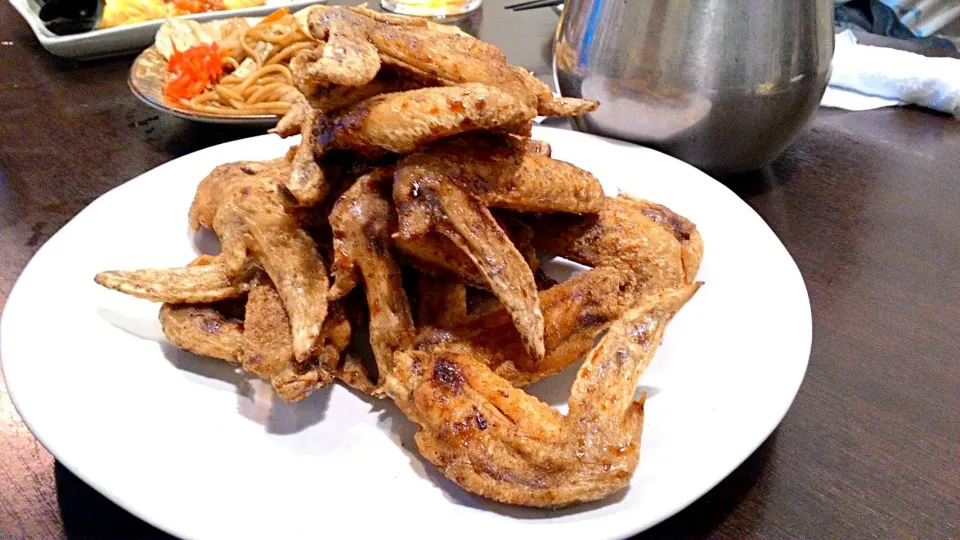 Snapdishの料理写真:one of the best fried chicken wings in #Thailand. crunchy,juicy and delicious!|Wisanu Bird Choungsuwanishさん