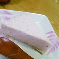 Snapdishの料理写真:いちごのヨーグルトケーキ|Nakkoさん