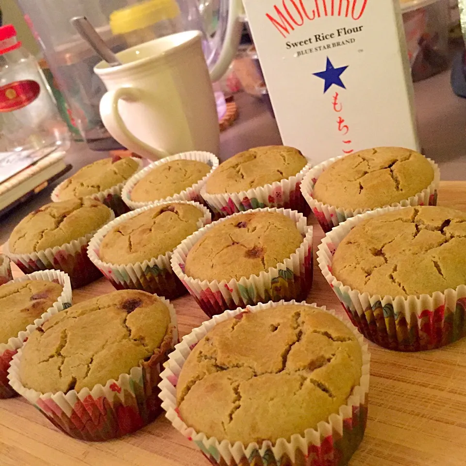 Snapdishの料理写真:Matcha Mochi Cupcakes|Anneさん