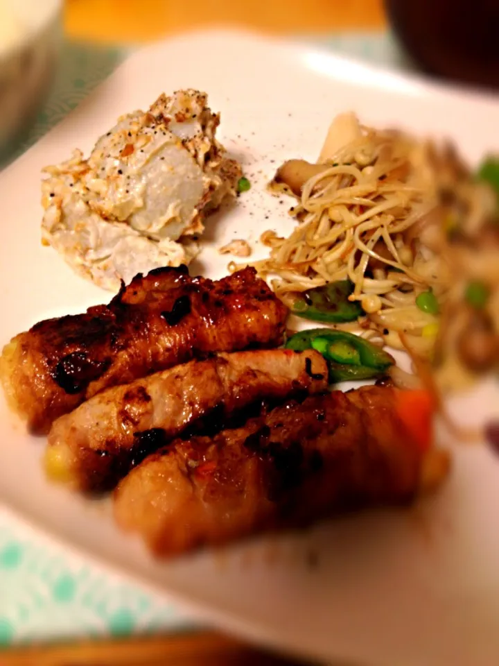 野菜の肉巻きと里芋サラダの定食✌|ドラたんさん