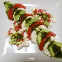 Snapdishの料理写真:mozzarella×tomato×avocado|roseさん