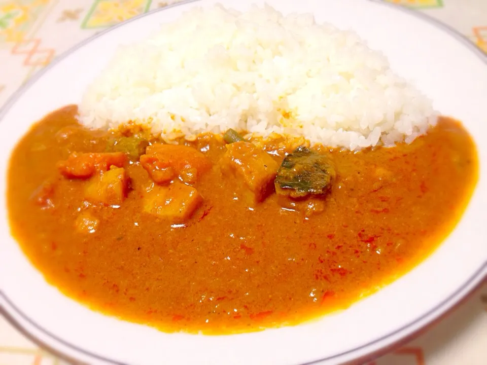 新宿中村屋・インドカリー ベジタブル🍛香り高いオリジナルスパイス  ごろごろ入った野菜|ゆうじ.さん