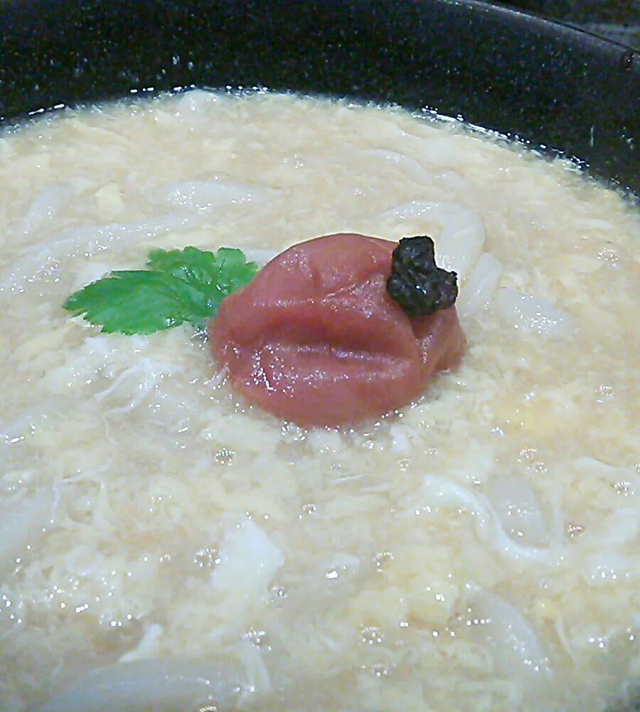 唐突シュフ業休暇の我妻の〆のうどんは、鶏卵うどん・梅干し乗せどす。|にゃあ（芸名）さん