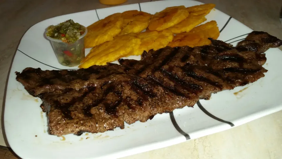 Skirt Steak with  fried plantains|Frank Ortizさん