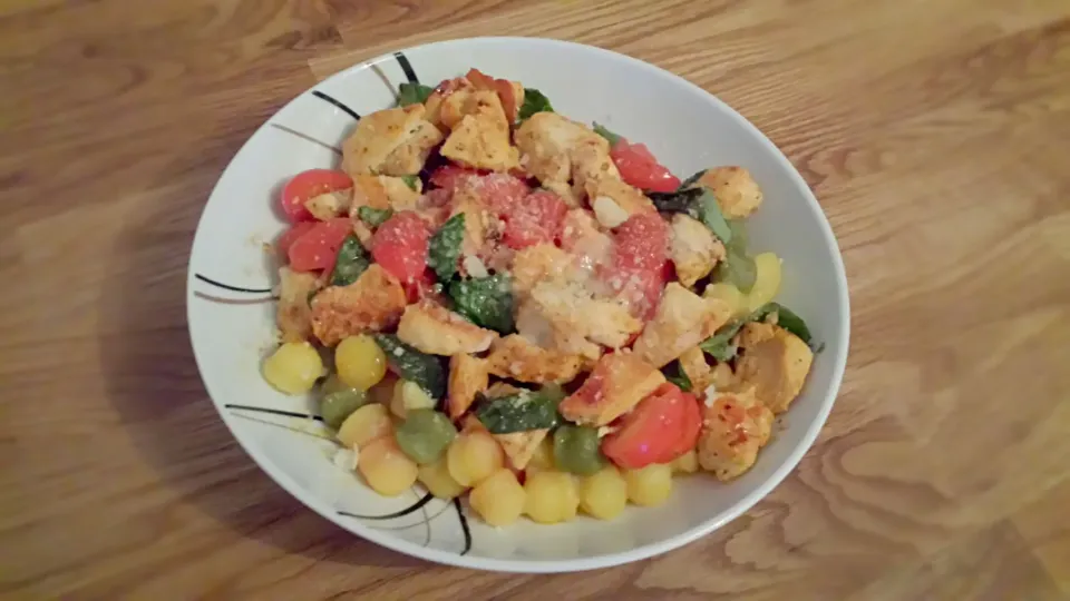 Gnocchi Basilikum Tomaten Poulet|Janick Sven Hodelさん