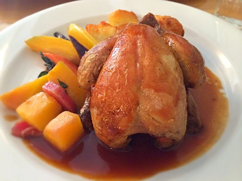 Snapdishの料理写真:Whole Roast 'Spring Chicken'
Duck Fat Roast Potatoes, Red Wine Gravy, Organic Vegetables|Junya Tanakaさん