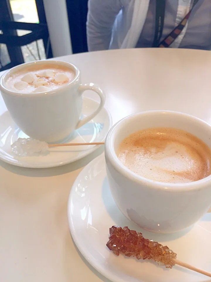 Snapdishの料理写真:marshmallow royal milk tea & cafe latte|KellyCoさん