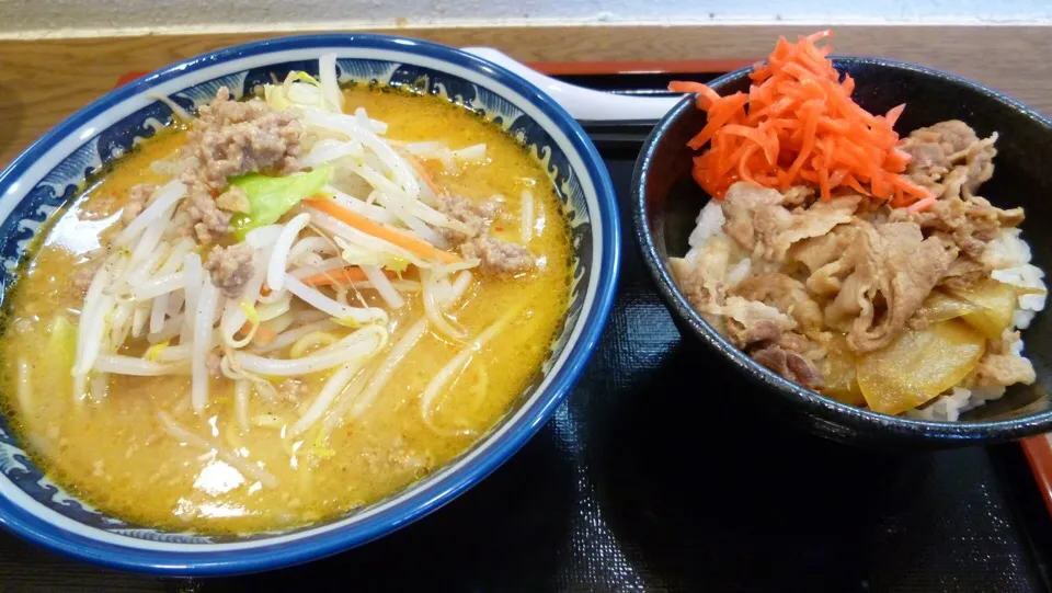 気仙味噌ラーメン◎&ミニ豚丼 @岩手 八戸食堂|THE SUNSEAさん