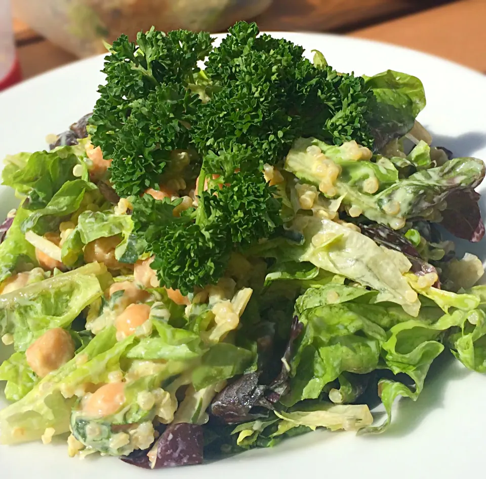 Chickpea Caesar Salad|Cornelia Sandersさん