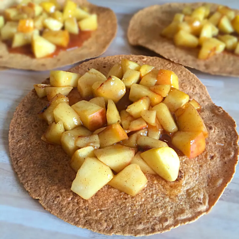 Apple Breakfast Tostadas|Cornelia Sandersさん